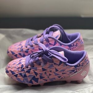 Dream Pairs Pink and Purple Kids Soccer Cleats. Size 10